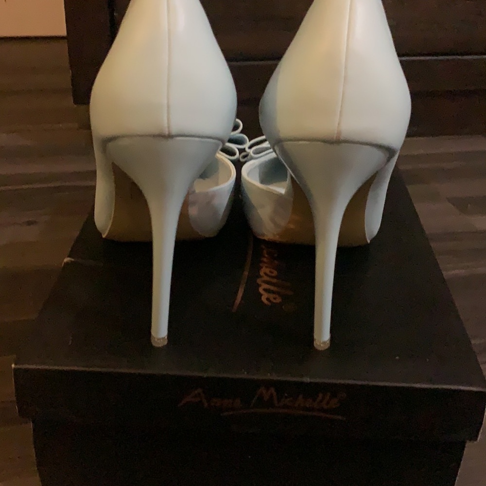 Beautiful Heels - Picture 2 of 5